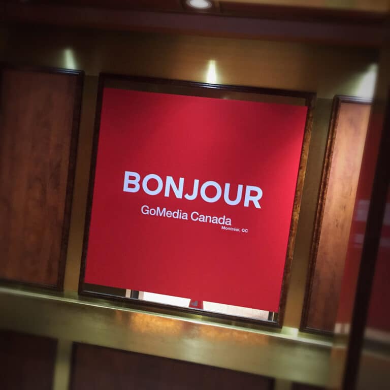 affichage-evenement-mirroir-ascenseur-hotel-bonaventure-montreal