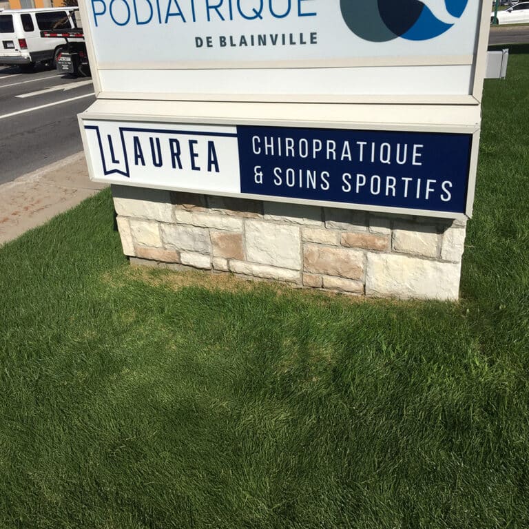 enseigne-lumineuse-commerciale-laurea