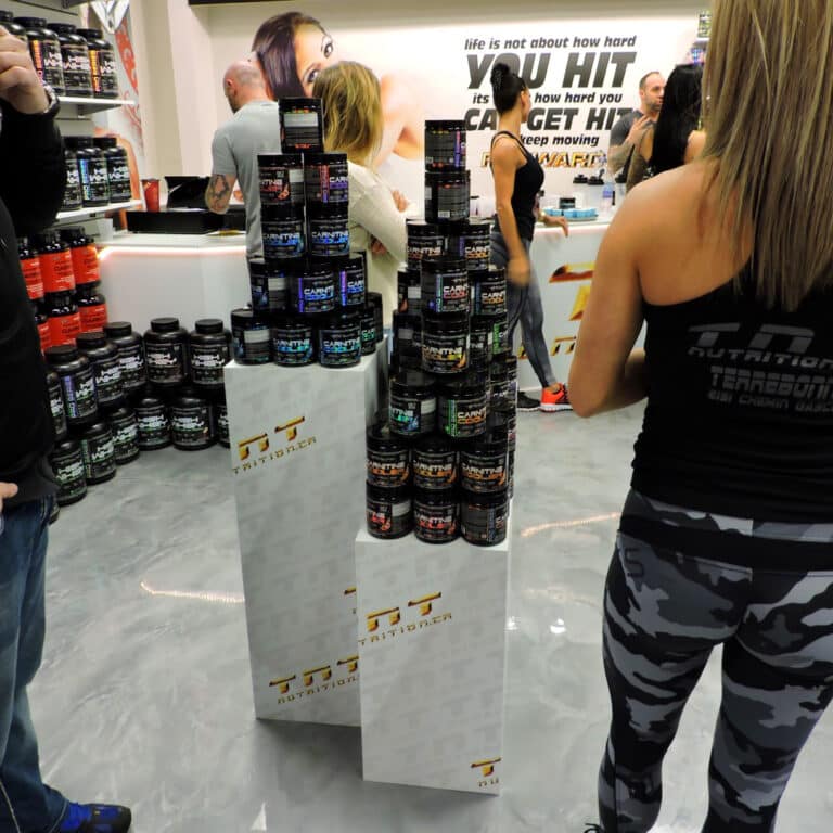 presentoirs-pots-murale-grand-format-supplements-tnt-nutrition